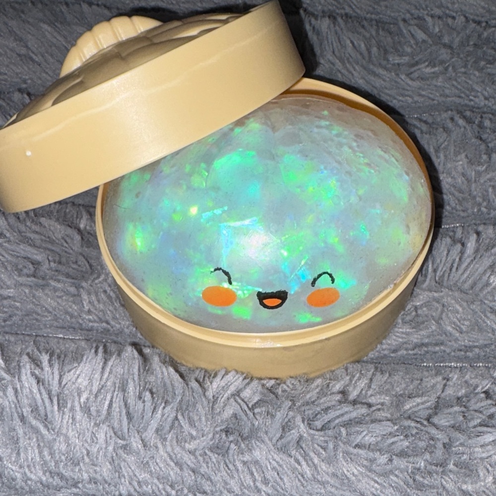 The rare glitter dumping